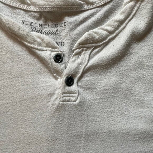 BUNDLE & SAVE! Men's LUCKY BRAND Venice Burnout tee, button neck, Size M. - Picture 2 of 3